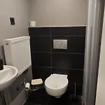 4 - Shared House *
