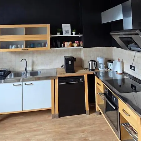 4 - Shared House 公寓 *